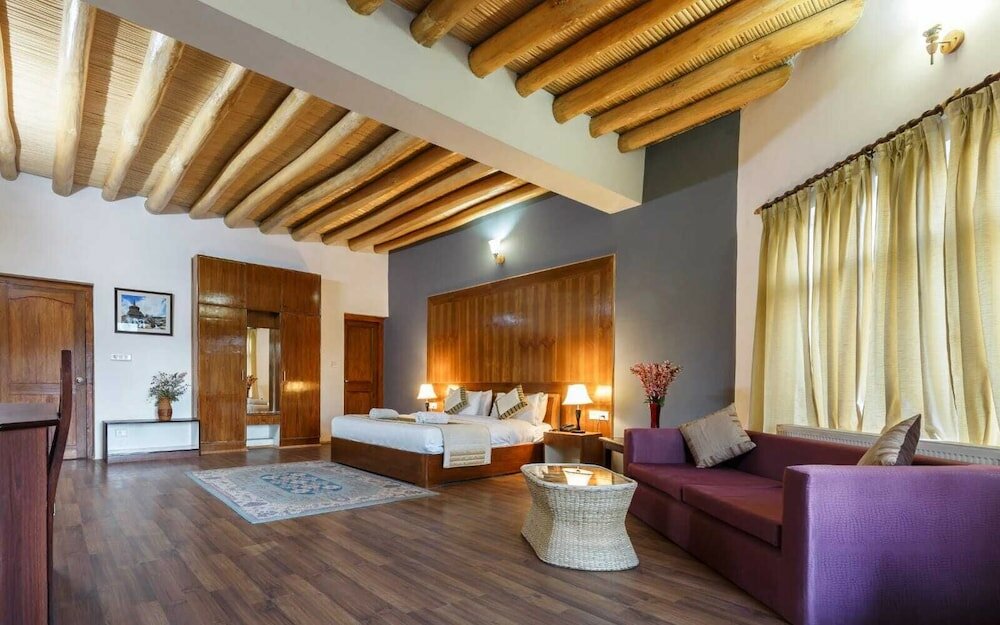 Фото Reenam Hotel