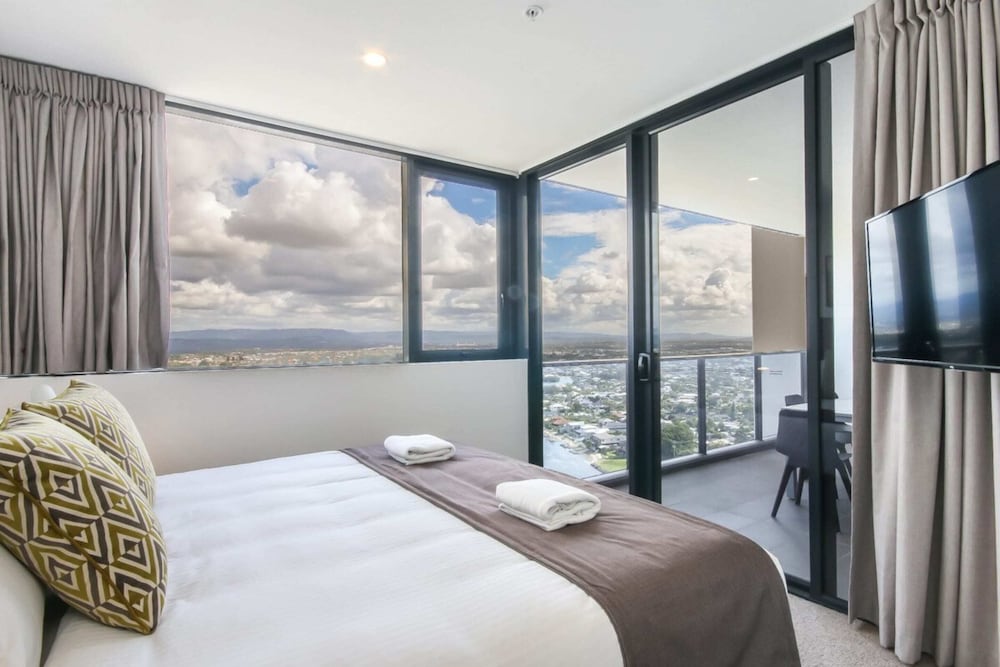 Фото Luxurious 2 Bedroom Brand New Apartment With Amazing Hinterland Views