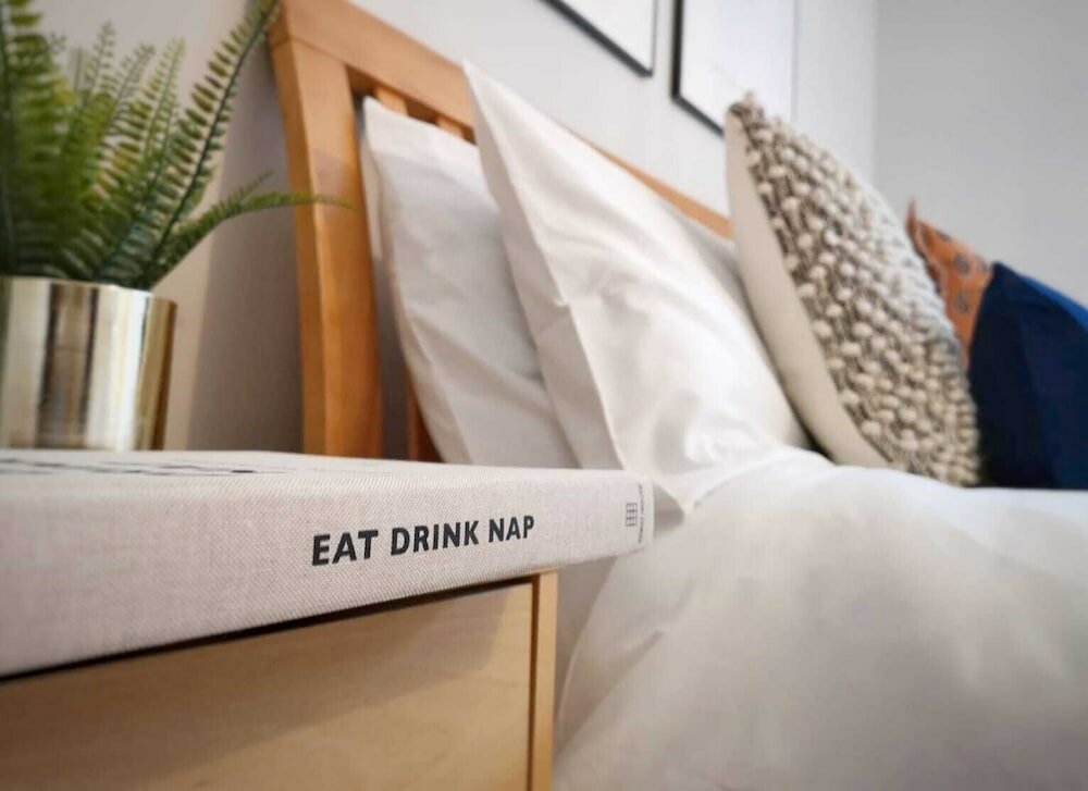 Фото Central Spacious & Stylish Apartment