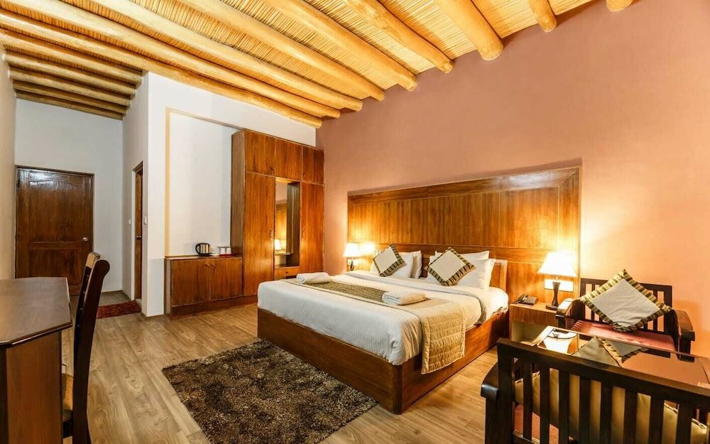 Фото Reenam Hotel