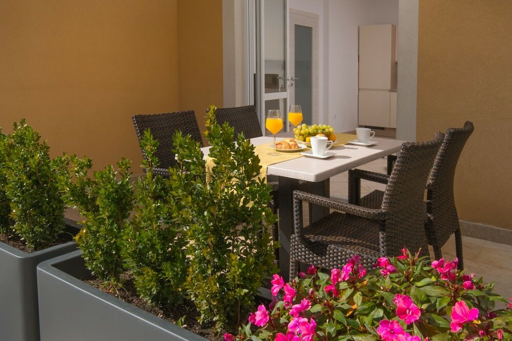 Фото Apartments Flora