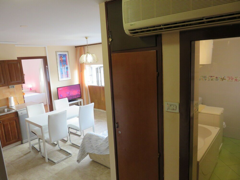 Фото Apartments Istarska - Adults Only