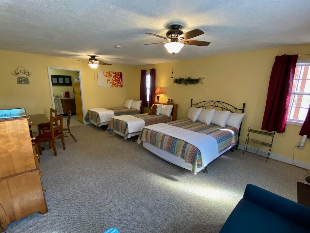 Фото The Dancing Bear Inn