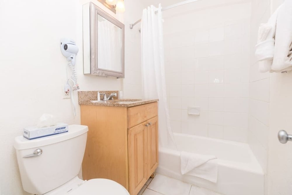 Фото 218 Studio Apt Hollywood Beach