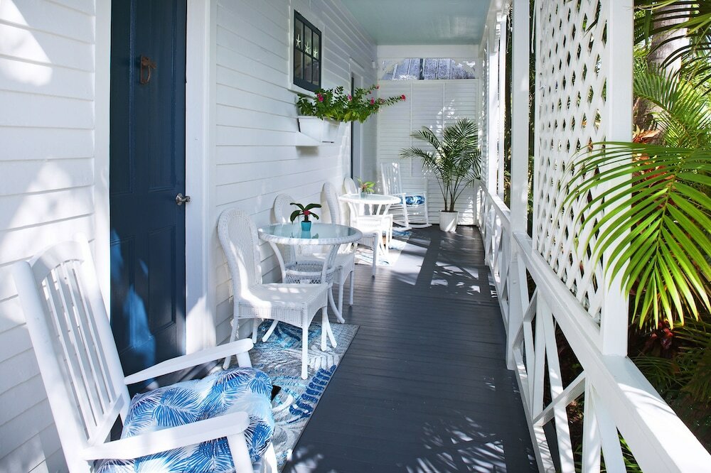 Фото The Mermaid & Alligator