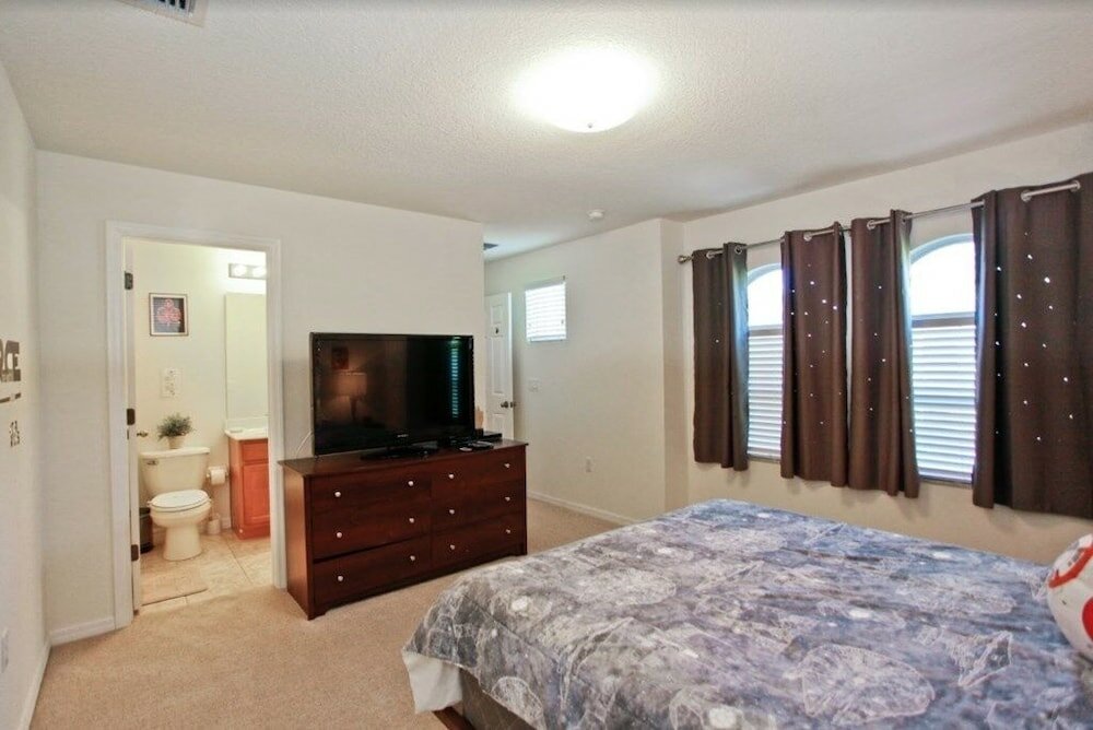 Фото 241 Las Fuentes Drive 6 Bedroom Home