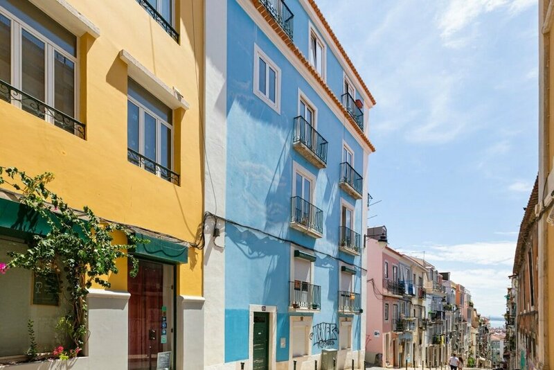 Гостиница Portuguese Design 1 Bedroom Apartment in the Heart of Lisbon в Лиссабоне