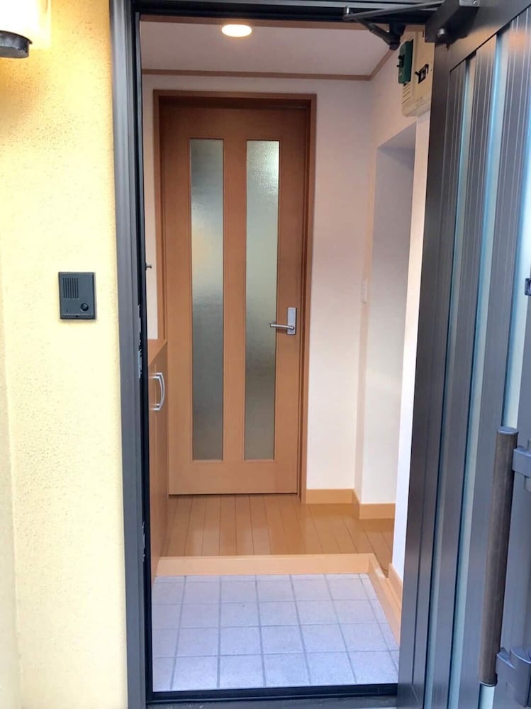 Фото Yellow House