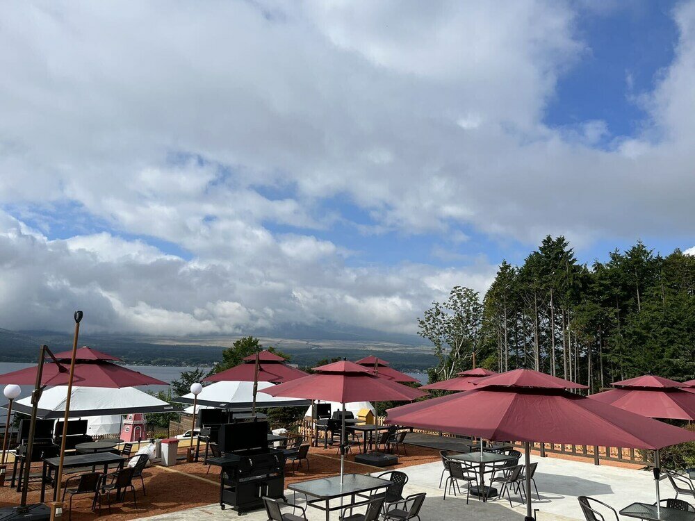 Фото Fuji Yamanakako Resort Hotel