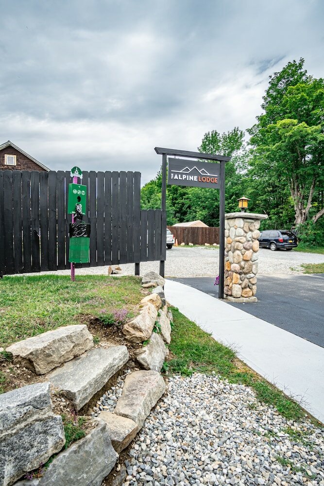 Фото The Alpine Lodge