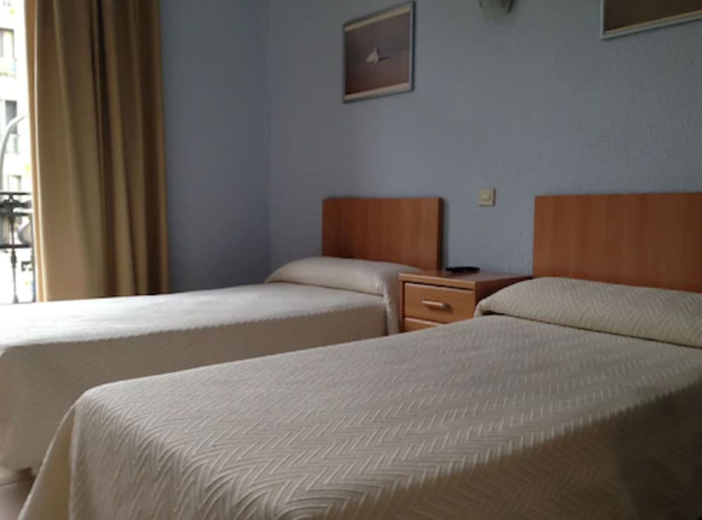 Фото Hostal Delfos