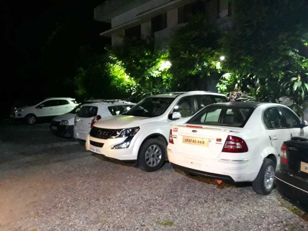 Фото Hotel Pathik