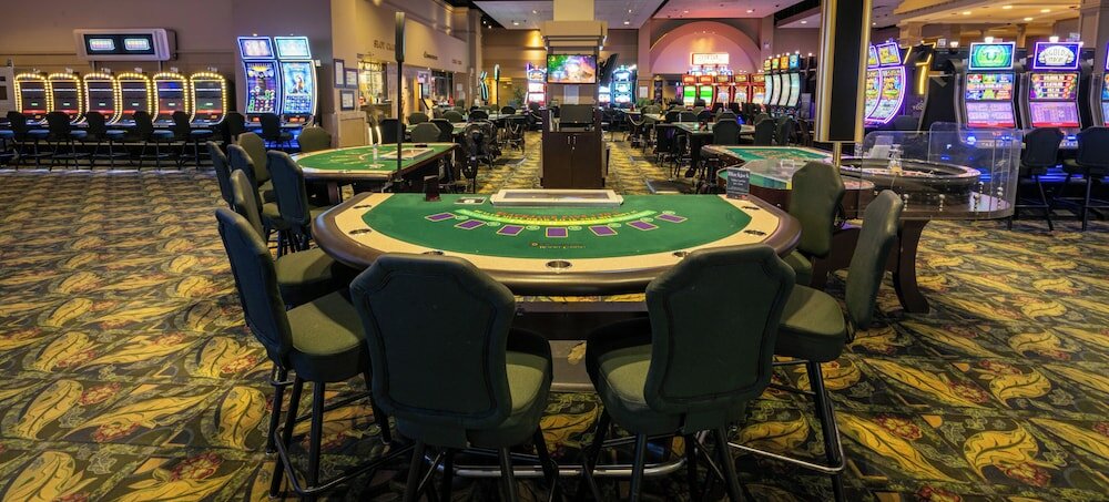 Фото Camrose Resort & Casino