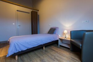 't Oud gemeentehuis Poelkapelle (West Flanders, Langemark-Poelkapelle, Guynemerplein, 5), hotel