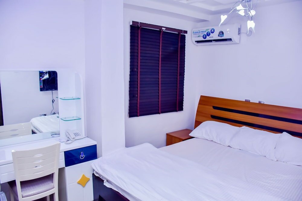 Фото Thrivemax Hotel and Suites