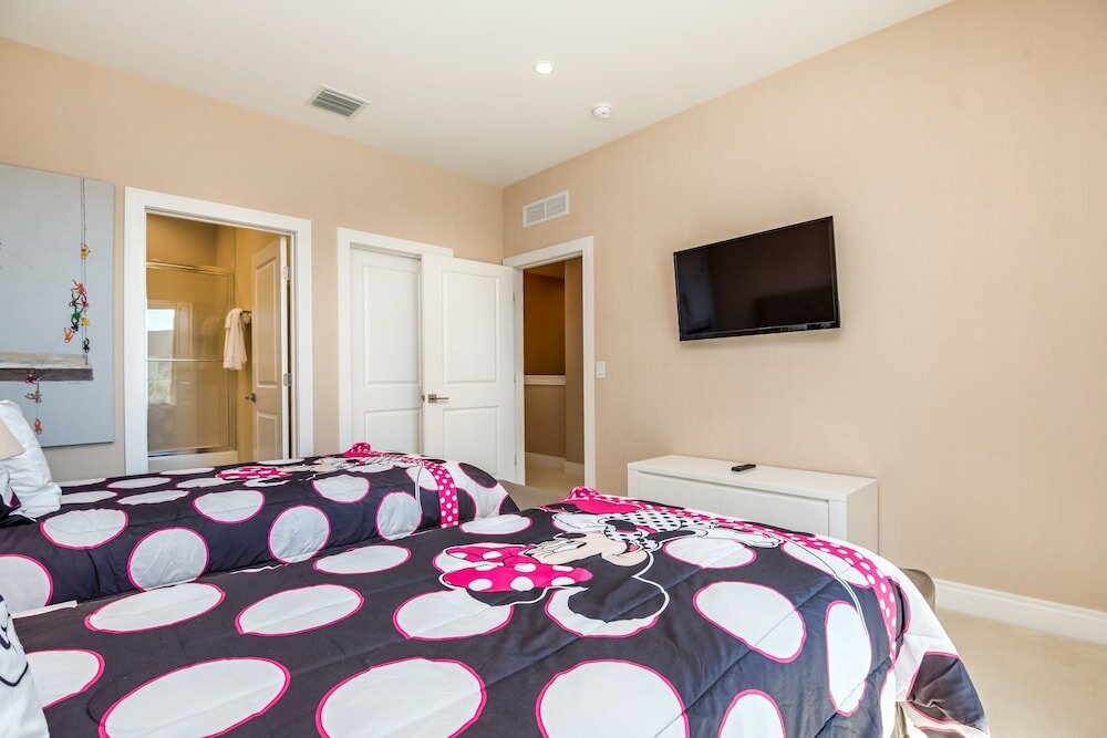 Фото Magic Village Resort 4 Bdrm Townhome