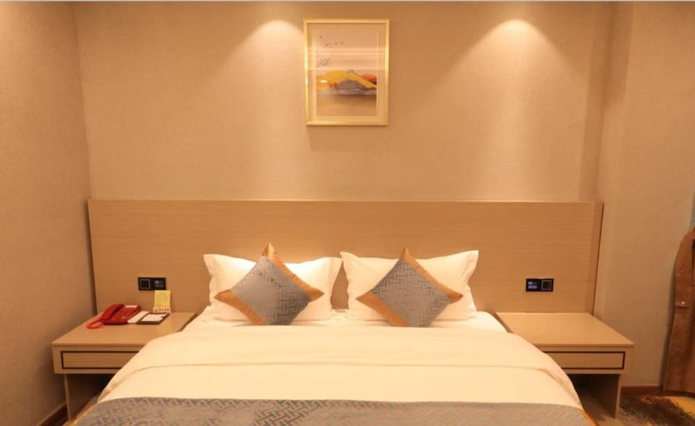 Фото Five Rams City Hotel