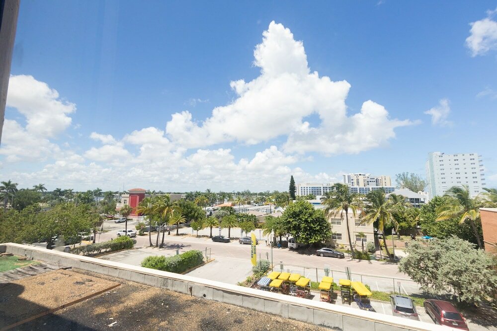 Фото 487 Partial Ocean View Hollywood