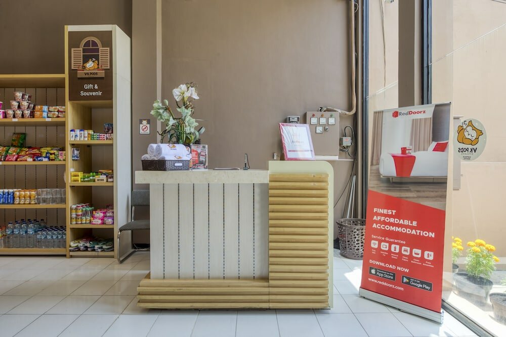 Фото RedDoorz Hostel near Malang Train Station 3