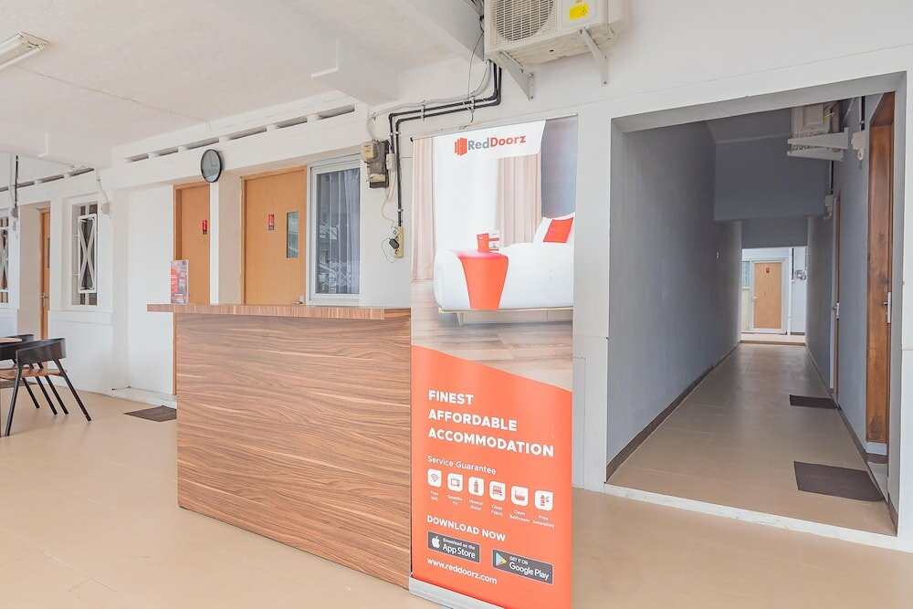 Фото RedDoorz near Alun-Alun Garut