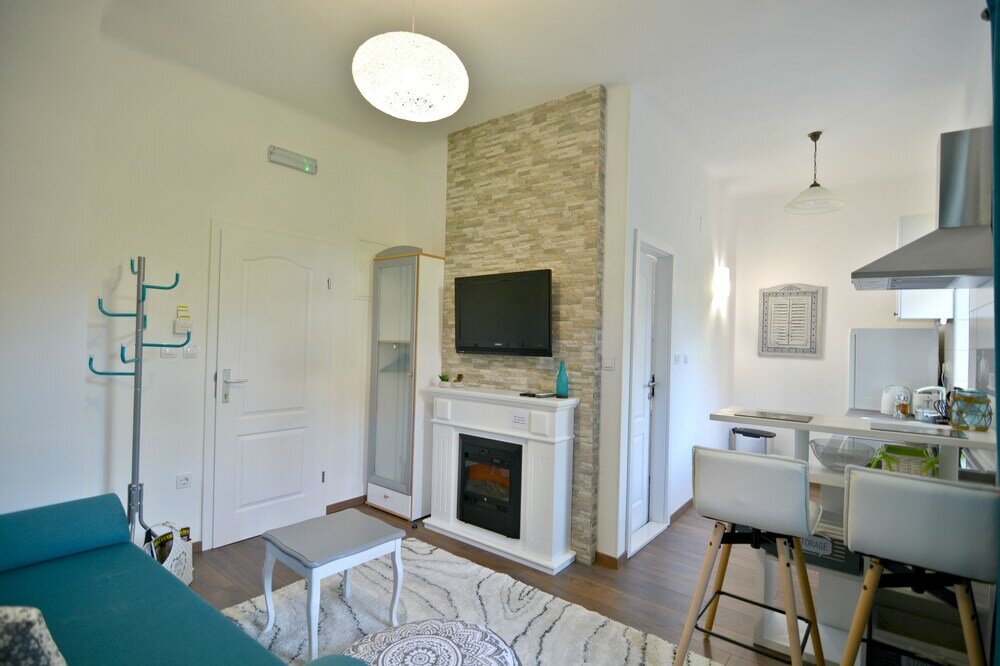 Фото Greystar & Bluestar