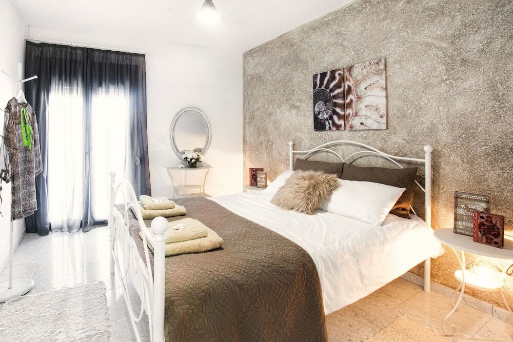 Фото Asprolithos Studios