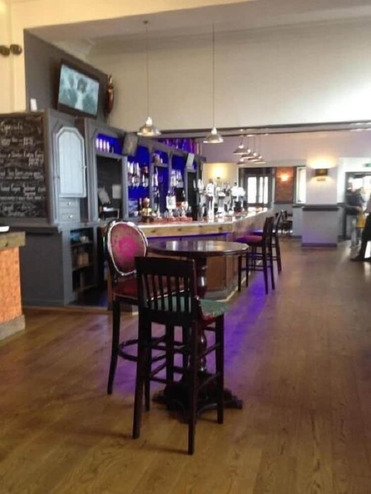 Фото The New Brighton Hotel