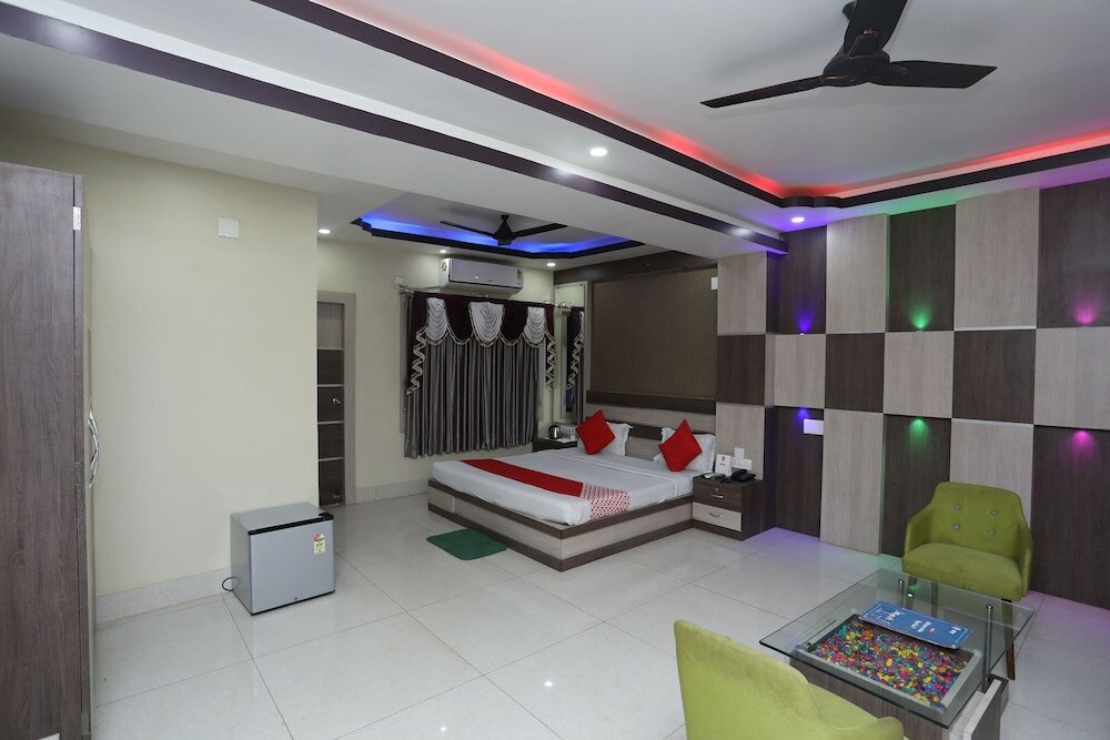 Фото Oyo 25006 Hotel tr Palace