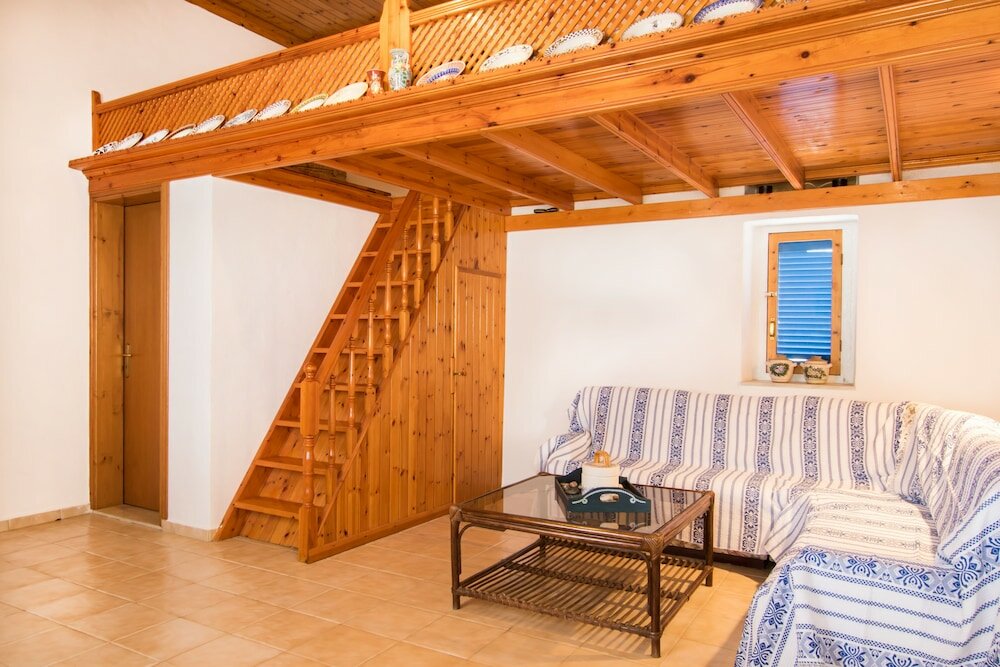 Фото Damatria Family Cottage