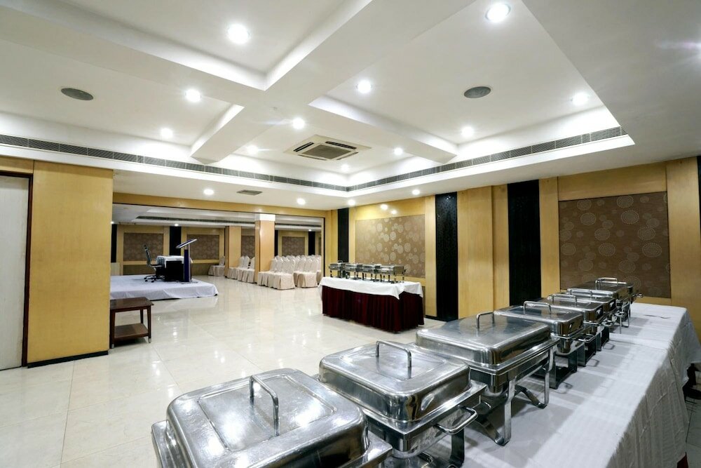 Фото Hotel Geetha Regency