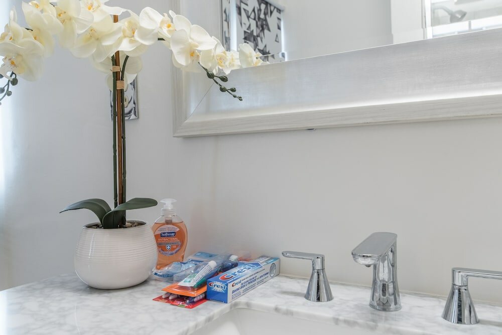 Фото Luxurious Studio City Home