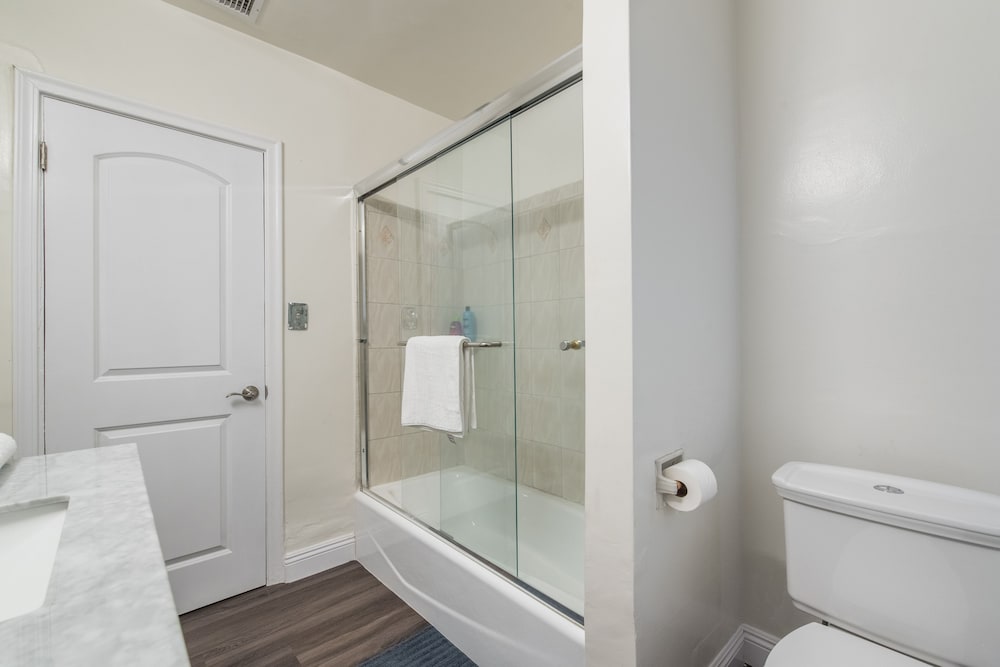 Фото Luxurious Studio City Home