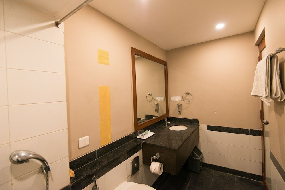 Фото FabHotel Santhome Inn