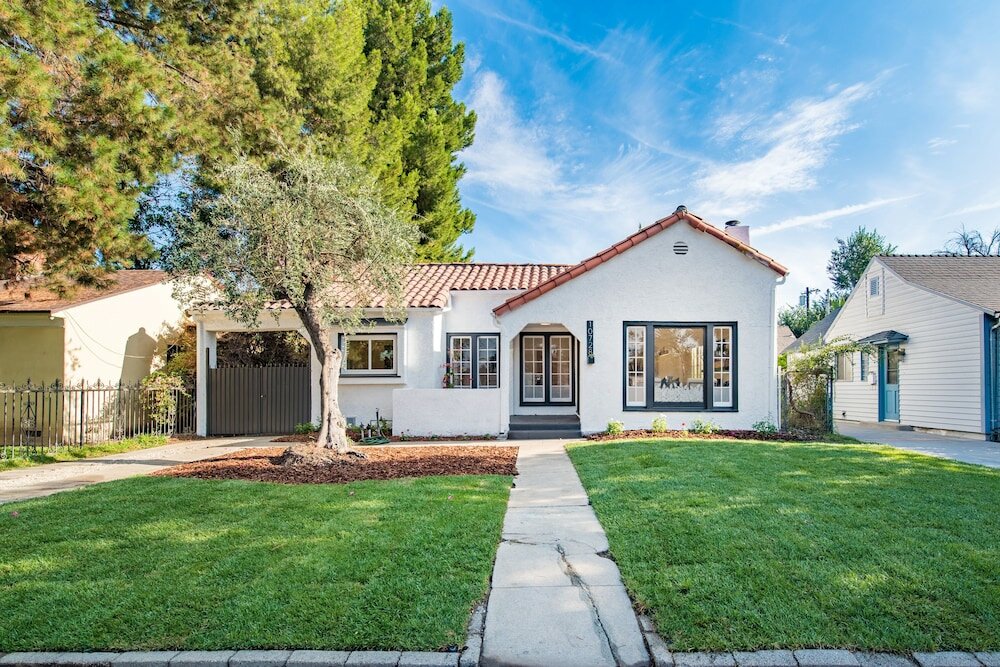 Фото Luxurious Studio City Home