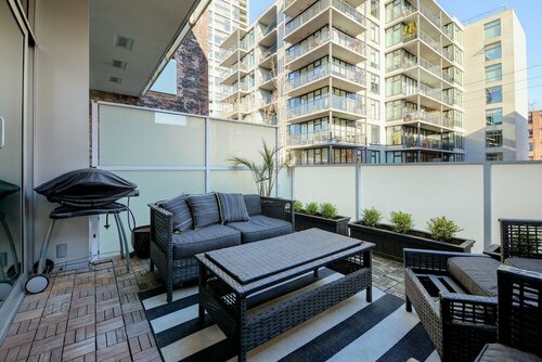 Гостиница Noel Suites-Gastown в Ванкувере