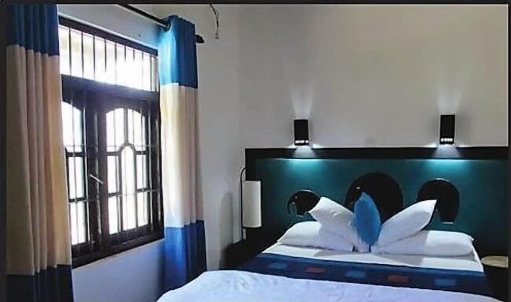 Фото отеля 2