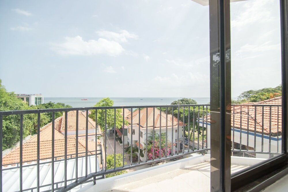 Фото Happy Forest Hotel