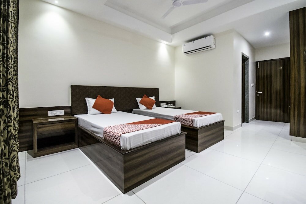 Фото Oyo 23571 Jai Bhawani