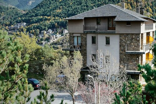Гостиница Hotel La Burna Panoramic в Ла Массане