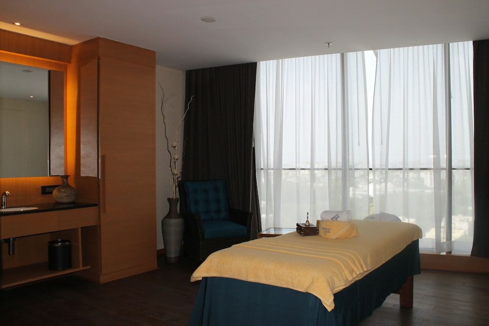 Фото DoubleTree by Hilton Ahmedabad