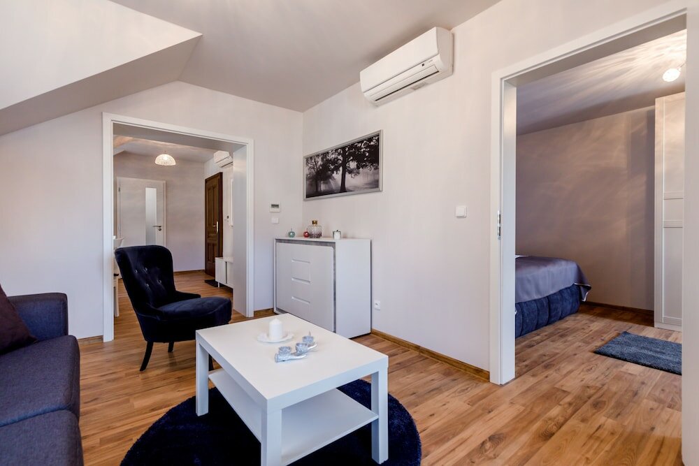 Фото Apartments Menuet