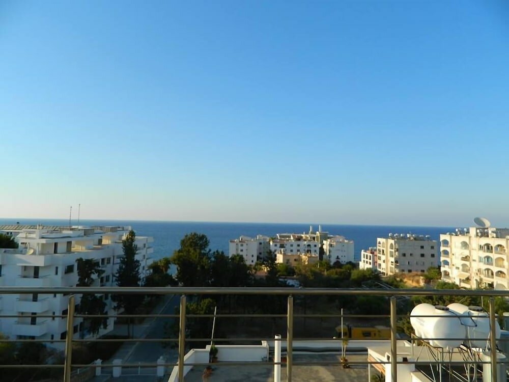 Фото Girne Ideal Rezidans