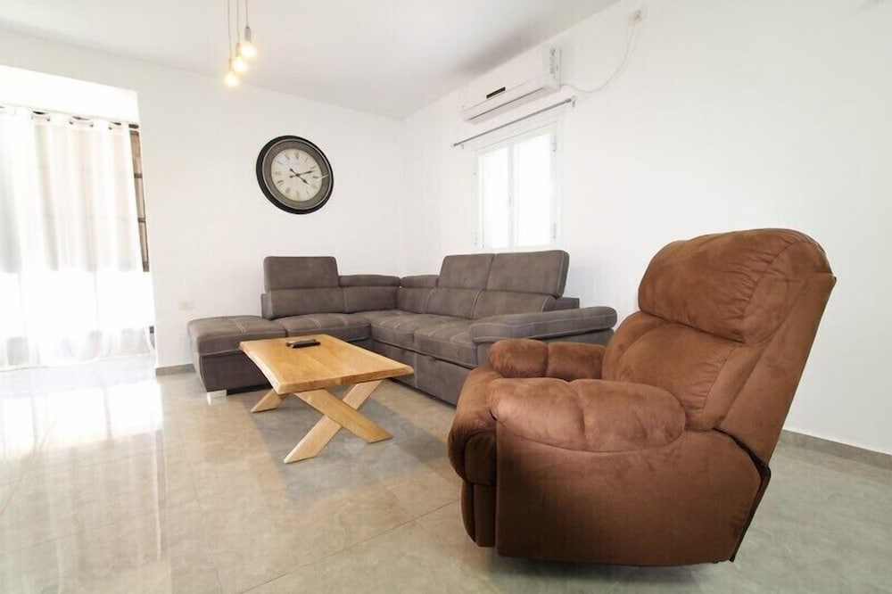 Фото Arendalzrail Apartments Khana Szenes St