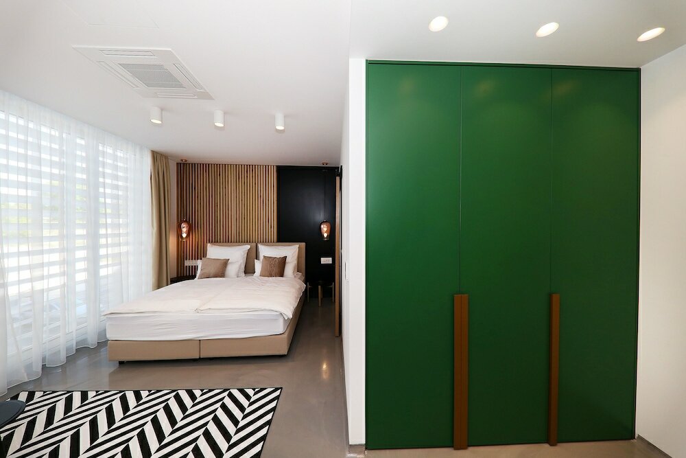 Фото White Rooms Zadar 345