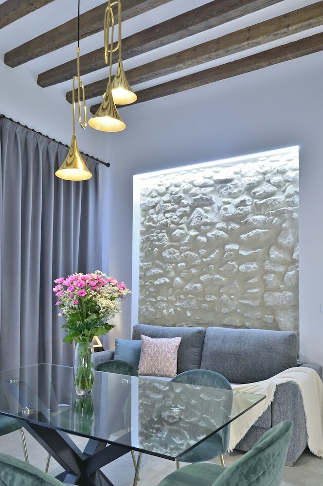 Фото MyFlats Luxury Downtown