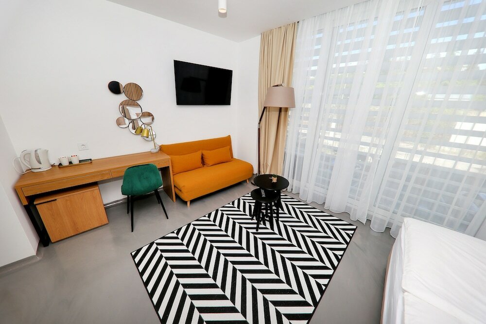 Фото White Rooms Zadar 345