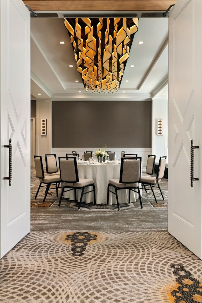 Фото The Harpeth Franklin Downtown, Curio Collection by Hilton