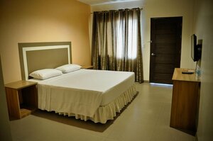 Matutinao Beach (Central Visayas, Cebu, Badian), hotel