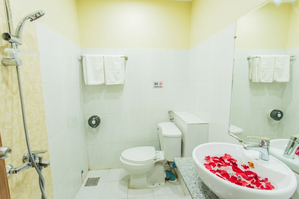 Фото Golden Gate China Town Hotel