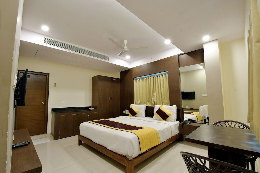 Фото Sri Maharaja Inn